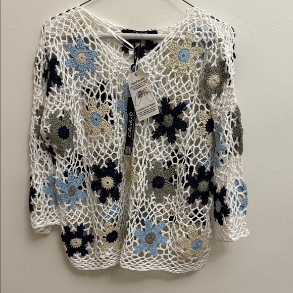 NWT Charlie B Crochet Floral Knit Top Boho Festival Beach Cover Up Size XS - Picture 3 of 4